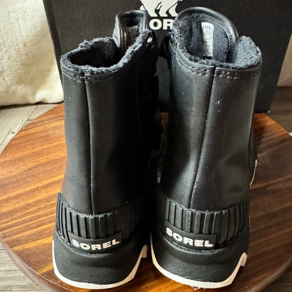 Sorel Kinetic Short Women’s Sz. 7 Lace Up Ankle Boots Waterproof Insulated Black - Picture 4 of 7